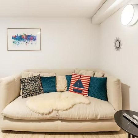 Gemuetliche 3-Zkb Wc Souterrainwohnung In Bestlage 함브루크 외부 사진