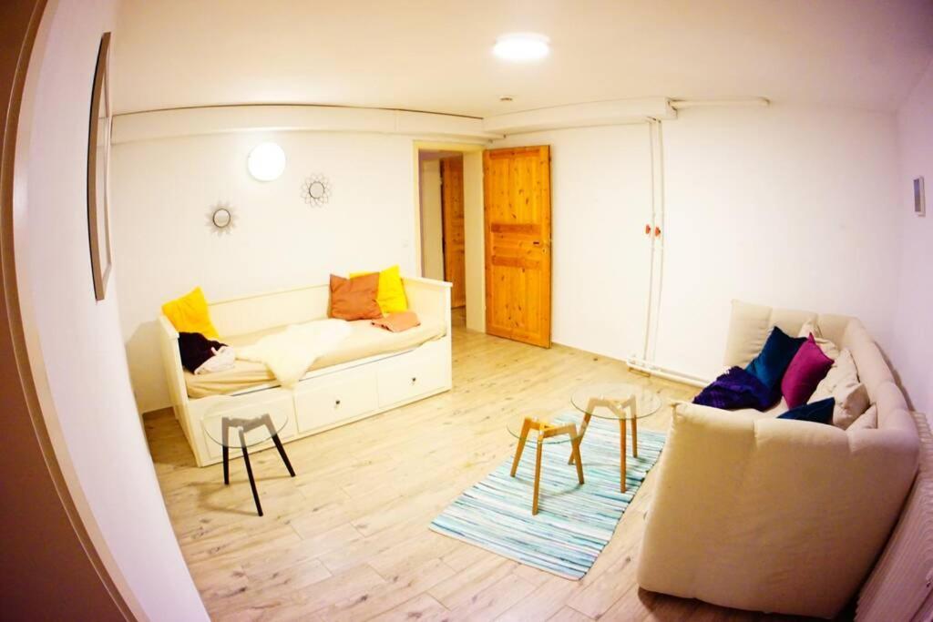 Gemuetliche 3-Zkb Wc Souterrainwohnung In Bestlage 함브루크 외부 사진