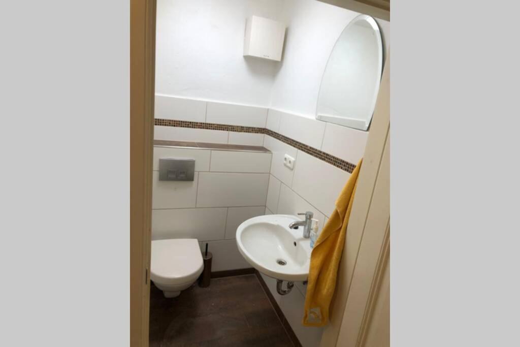 Gemuetliche 3-Zkb Wc Souterrainwohnung In Bestlage 함브루크 외부 사진