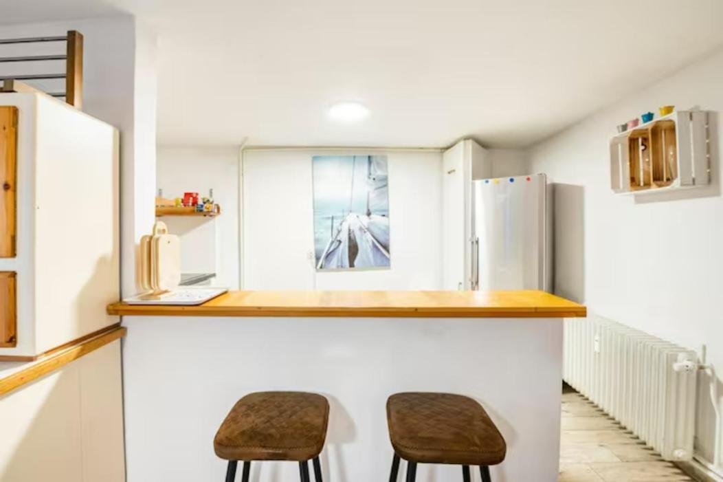 Gemuetliche 3-Zkb Wc Souterrainwohnung In Bestlage 함브루크 외부 사진