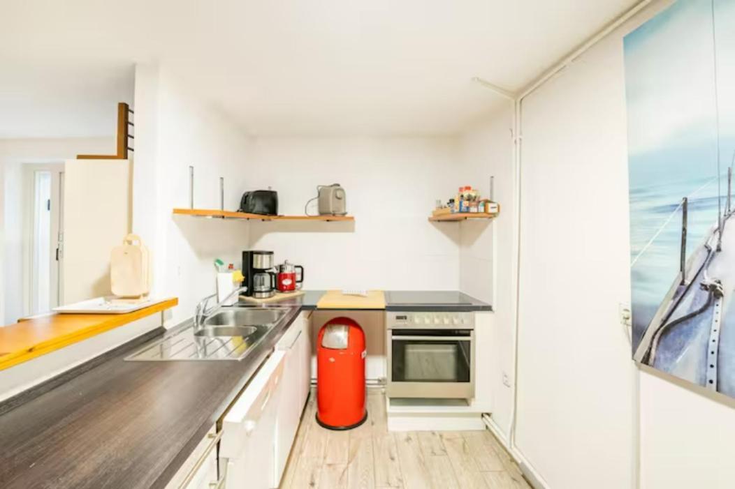 Gemuetliche 3-Zkb Wc Souterrainwohnung In Bestlage 함브루크 외부 사진