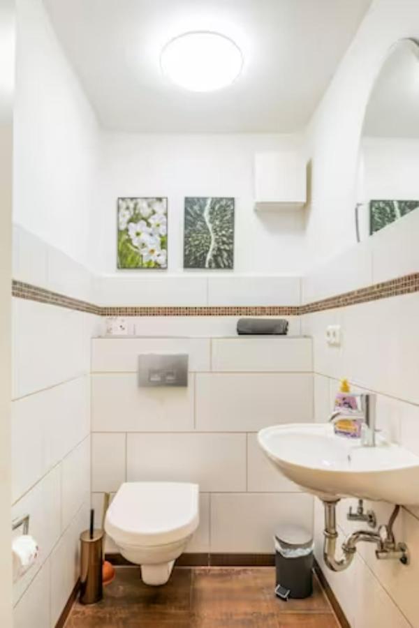 Gemuetliche 3-Zkb Wc Souterrainwohnung In Bestlage 함브루크 외부 사진